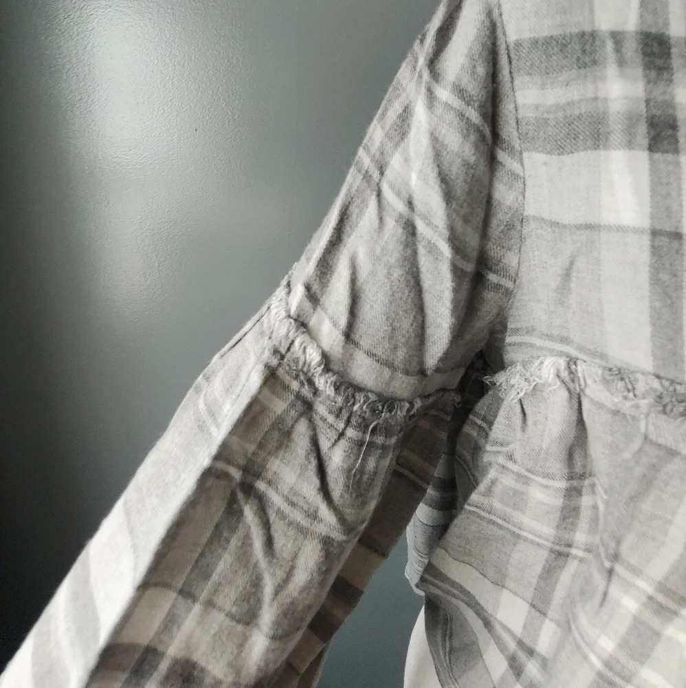 Cloth And Stone Ruffle Button Down - image 4